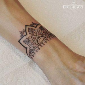 Tatuaże damskie - nadgarstek