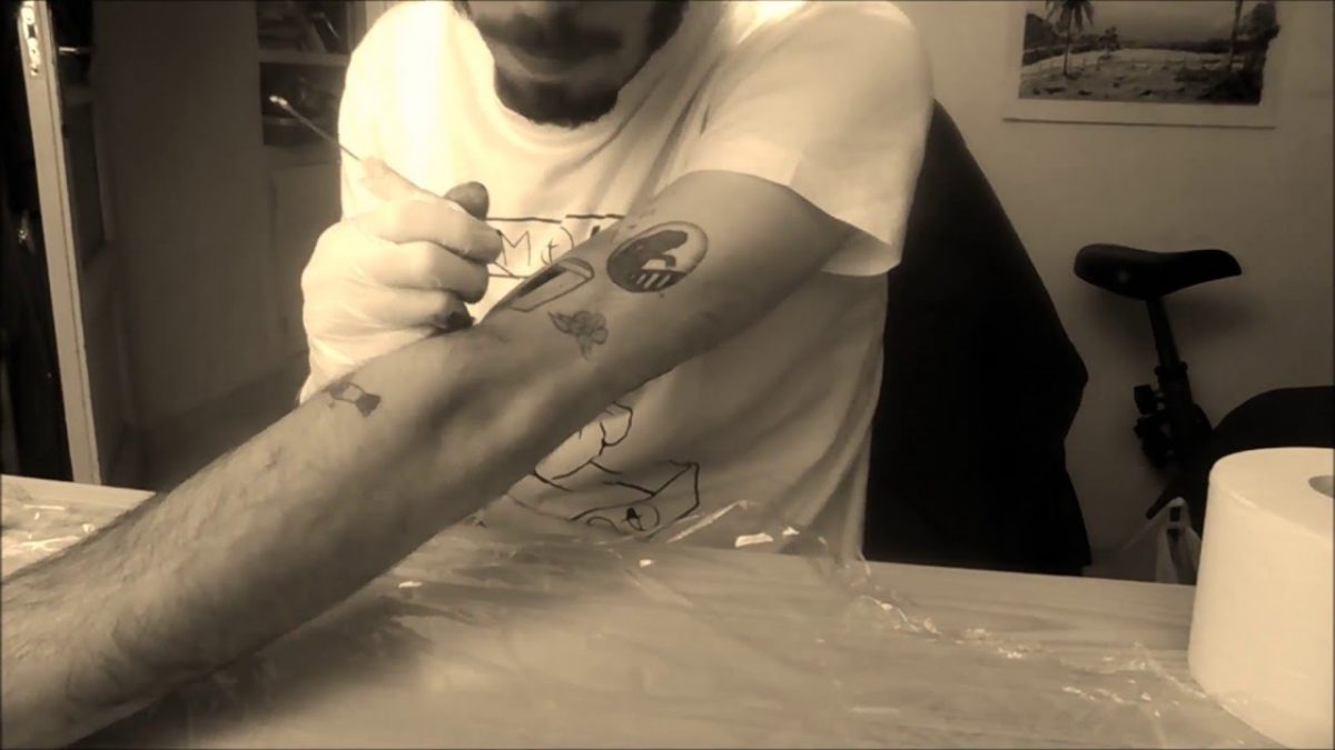 Tatuaż handpoke 