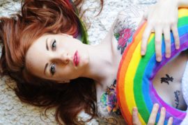 Tatuaż tęcza – rainbow tattoo jako poparcie dla społeczności LGBT